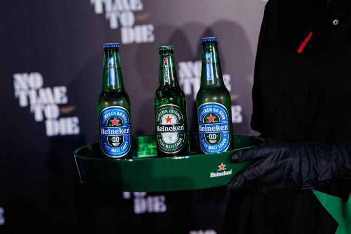 H Heineken συνεργάζεται με τον Daniel Craig με αφορμή τη νέα ταινία «No Time To Die»