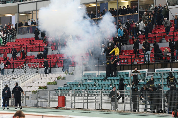 Super League: Σε απολογία Βόλος – Άρης και κίνδυνος για τιμωρία της έδρας τους