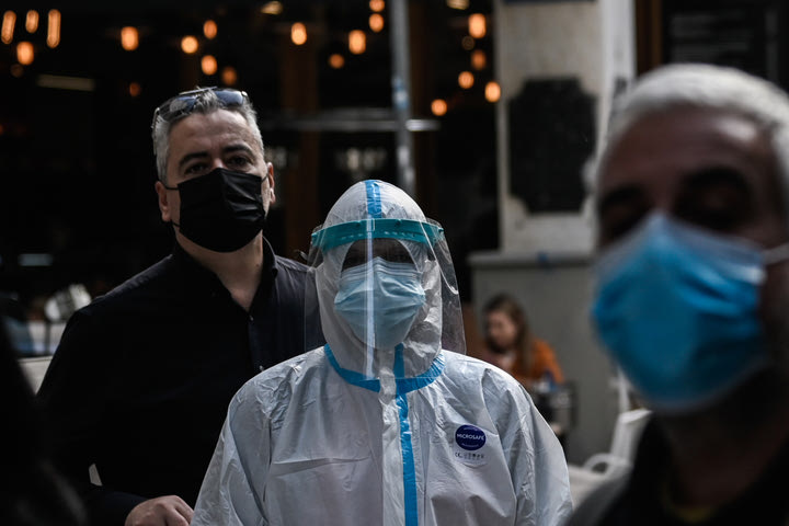 Ο κορονοϊός ήρθε για να μείνει, εμβόλιο κάθε χρόνο