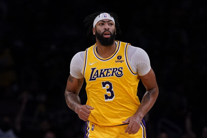 Προγνωστικά NBA: Καθαρό φαβορί οι Μπακς, αρκεί ο AD για να κερδίσει το Λ.Α.