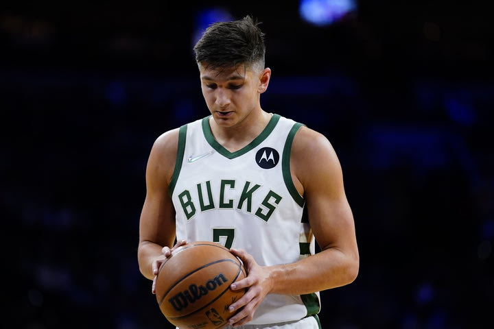 NBA: Οι Μπακς αναζητούν τον αντικαταστάτη του Μίντλετον