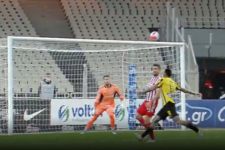 Ο Αραούχο μείωσε σε 2-3 στο 79′ με τρομερό τελείωμα με το αριστερό
