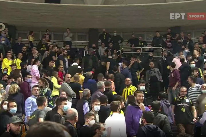 Άρης – Ηρακλής: Λιποθυμικό επεισόδιο φιλάθλου οδήγησε στην προσωρινή διακοπή της αναμέτρησης