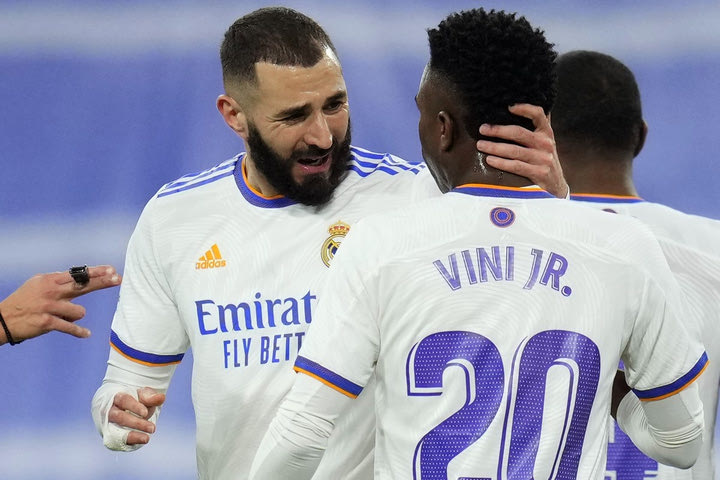 Ρεάλ – Ατλέτικο 2-0: Στο +13 η διαφορά τους έπειτα απ’ τη νίκη – προμήνυμα τίτλου