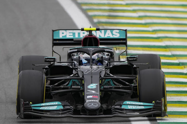 GP Βραζιλίας, Formula 1: Νίκη Μπότας στον αγώνα Sprint, επέλαση Χάμιλτον ως την 5η θέση