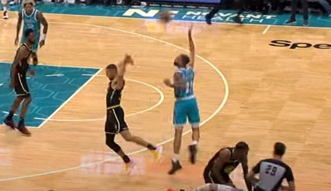NBA: Με εντυπωσιακά καρφώματα και μυθική ασίστ Κάρι στην κορυφή το Top-10