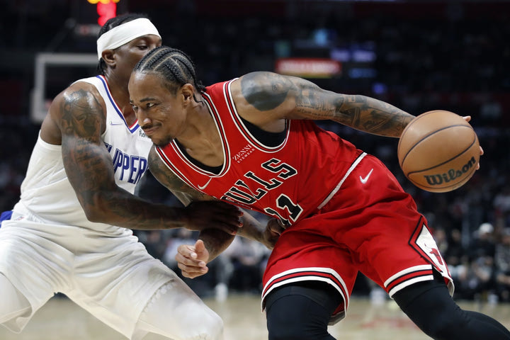 Τα αποτελέσματα της βραδιάς στο NBA: Ο ΝτεΡόζαν υπέγραψε τη νίκη των Μπουλς, πέρασαν από το Χιούστον οι Σανς