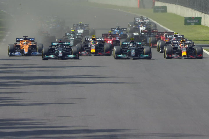 Formula 1: Η δραματική εκκίνηση στο GP του Μεξικού με τον Φερστάπεν να περνά πρώτος