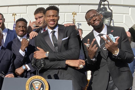 Στον Λευκό Οίκο ο πρωταθλητής Γιάννης Αντετοκούνμπο και οι Μπακς: “Από τα Σεπόλια στο Οβάλ Γραφείο”