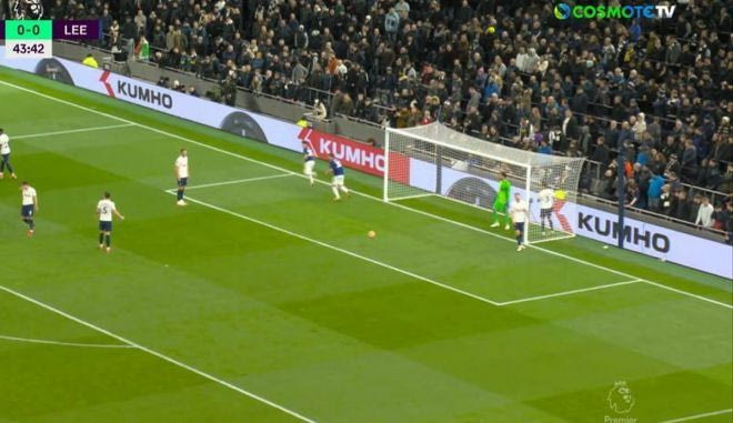 Το 1-0 της Λιντς επί της Τότεναμ με σκόρερ τον Τζέιμς μετά από ασίστ του Χάρισον