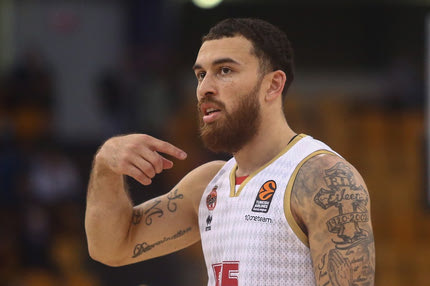 Μονακό: Ο Μάικ Τζέιμς αποχώρησε τραυματίας από το ντέρμπι με τη Βιλερμπάν