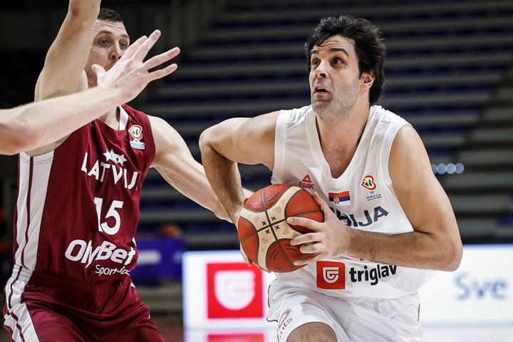 Σερβία – Λετονία 101-100: Η παρέα του Τεόντοσιτς επιβίωσε με βολή στο φινάλε