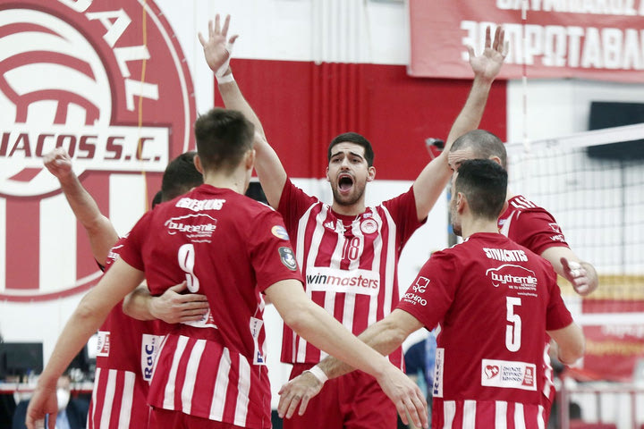 Volley League ανδρών: Ανέβηκε στην κορυφή ο Ολυμπιακός, τρίποντο και για Φοίνικα