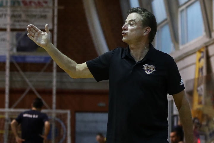 NCAA: Προπονητής της χρονιάς ο Πιτίνο στην περιφέρειά του