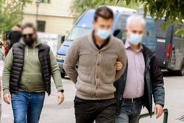 Οδηγήθηκε στον ανακριτή ο 35χρονος προπονητής που κατηγορείται για ερωτικές σχέσεις με ανήλικες αθλήτριες
