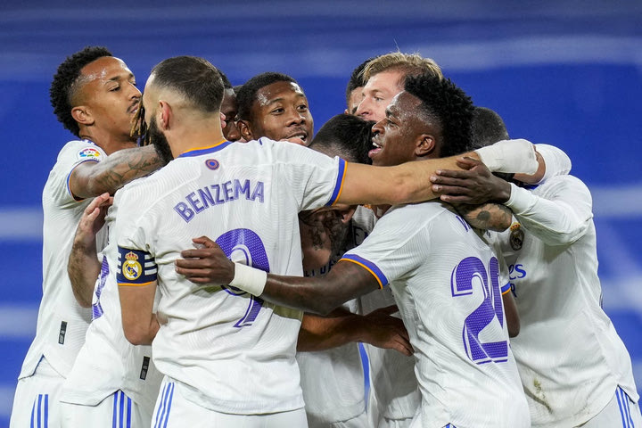 Ρεάλ – Ράγιο Βαγεκάνο 2-1: Δεν το “κουνάνε” από την κορυφή οι μερένγκες