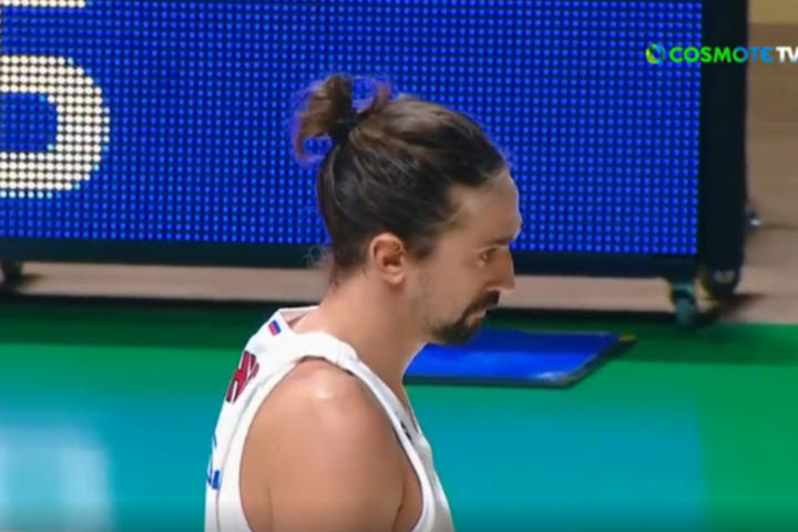 Ούνικς – ΤΣΣΚΑ: Ο Σβέντ έκανε airball σε βολή και τρίποντο