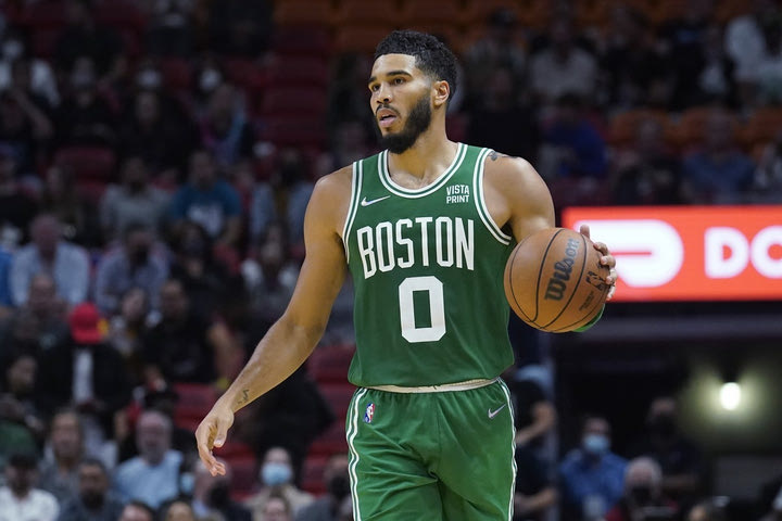 NBA αγώνες: Ξεχωρίζει το Σέλτικς – Χόρνετς