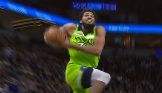 NBA: Με το πόστερ κάρφωμα του Τέρνερ πάνω σε τρεις και τον “ανεμόμυλο” του Τάουνς το Top-10