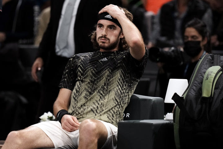 Τσιτσιπάς: Αποσύρθηκε από το ATP Finals εξαιτίας του προβλήματος στον αγκώνα σύμφωνα με το SKY Italia