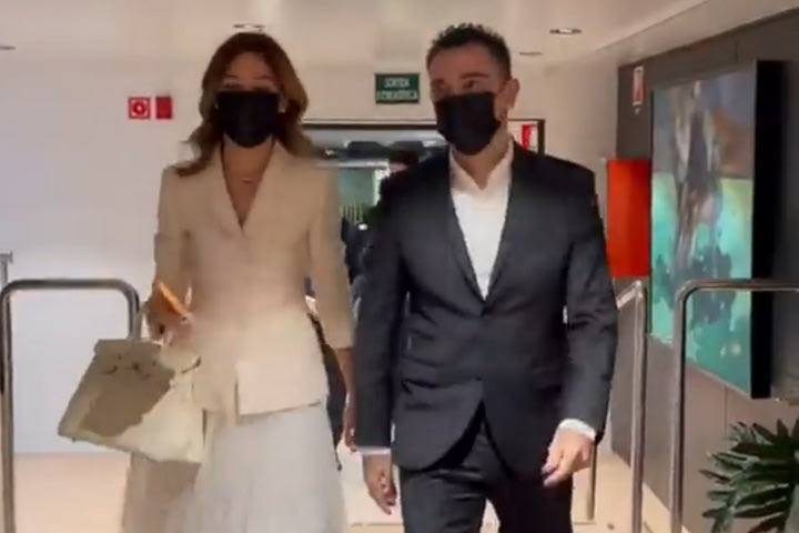 Μπαρτσελόνα: Η άφιξη του Τσάβι στο Καμπ Νου και η παρουσία του Γκουαρδιόλα