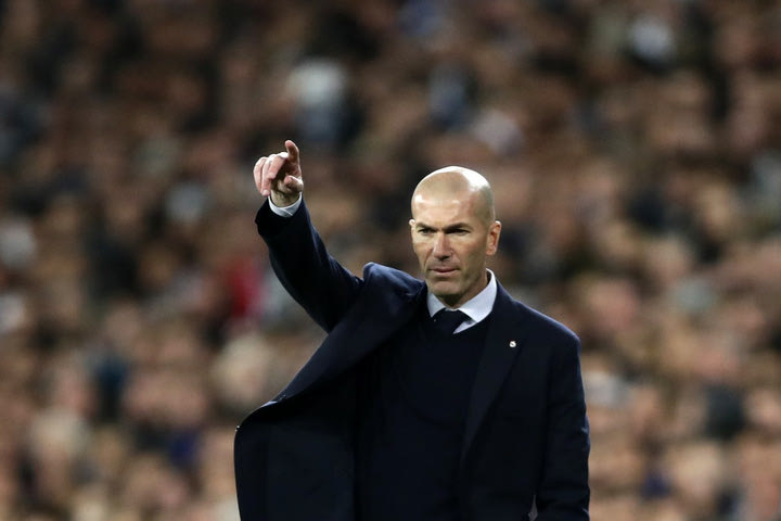 Ζιντάν: Ο Γάλλος έβγαλε το κουστούμι και έκανε ένα ντύσιμο διαφορετικό, η αλλαγή στην εμφάνιση του Γάλλου προπονητή