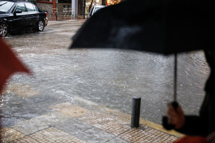 Εκτακτο δελτίο επιδείνωσης καιρού: Καταιγίδες και θυελλώδεις άνεμοι προ των πυλών