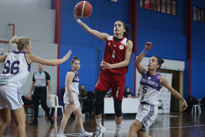 Α1 Γυναικών: Κατοστάρα ο Ολυμπιακός στην 8η αγωνιστική, στην κορυφή στο φινάλε του 2021