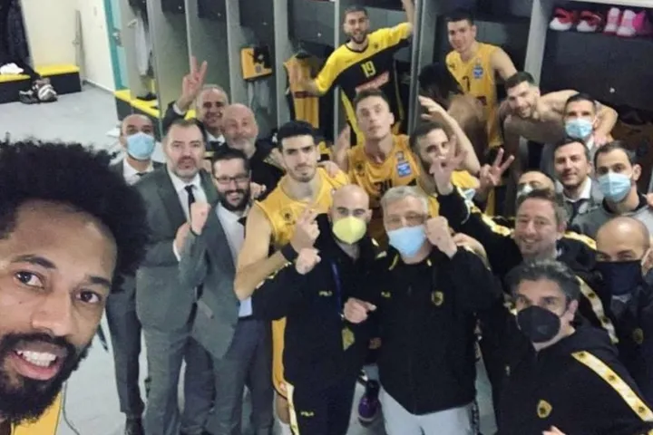 ΑΕΚ: Δεν ξεχνάει τον Γέλοβατς, οι παίκτες αφιέρωσαν στην μνήμη του την νίκη κόντρα στο Περιστέρι