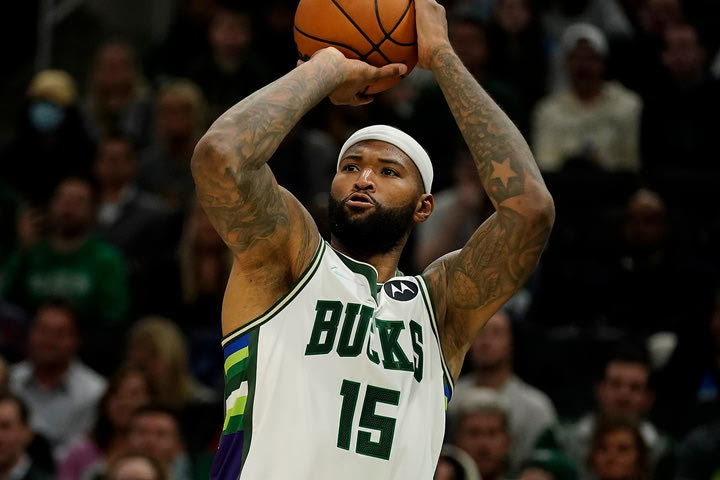 NBA: Εκτός ομάδας ο ΝτεΜάρκους Κάζινς, με 8+2 παίκτες οι Μπακς απέναντι στους Πέισερς