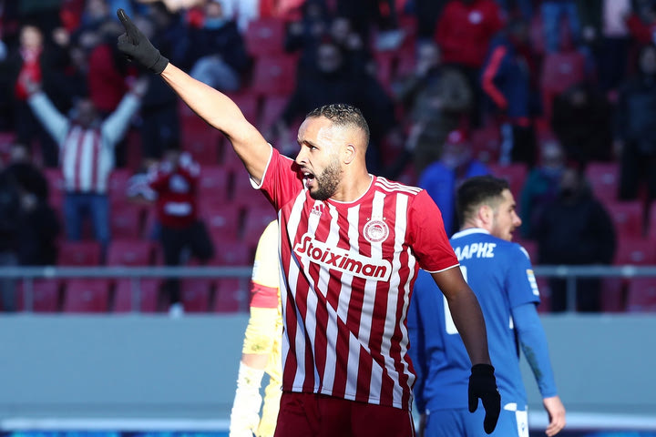 Ο Ολυμπιακός θύμισε την περσινή του ορμή στο πρώτο ημίχρονο με τη Λαμία