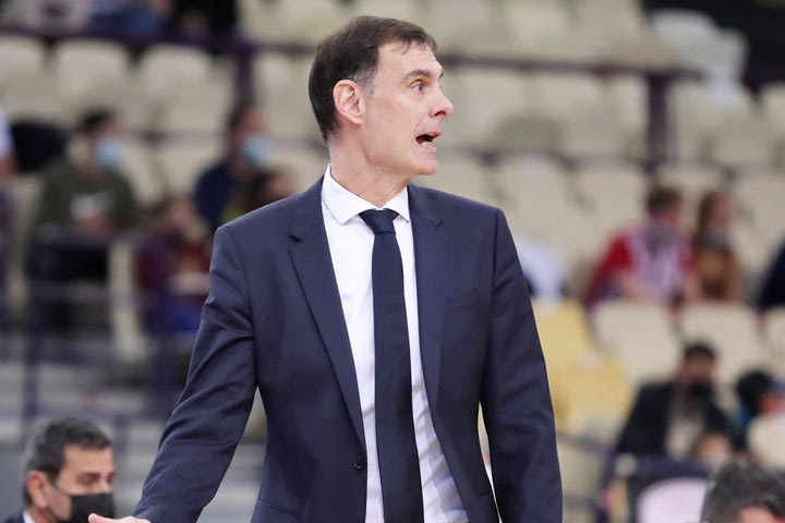 Μπαρτζώκας: “Ήμασταν πολύ υποτονικοί, δεν είμαι ευχαριστημένος από το αμυντικό μας παιχνίδι”