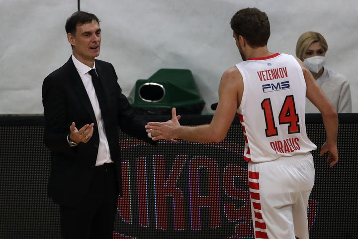 Μπαρτζώκας: “Βγάλαμε φάσεις προσωπικότητας, μπράβο στους παίκτες για τις 12 νίκες”