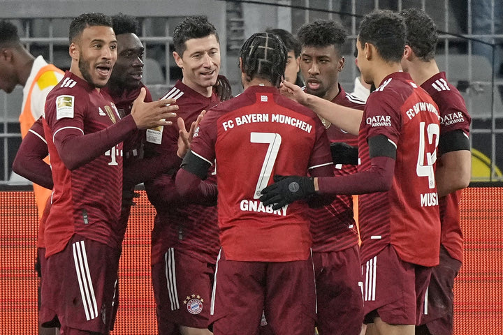 Ντόρτμουντ – Μπάγερν 2-3: Πήρε το ντέρμπι τίτλου με Λεβαντόβσκι