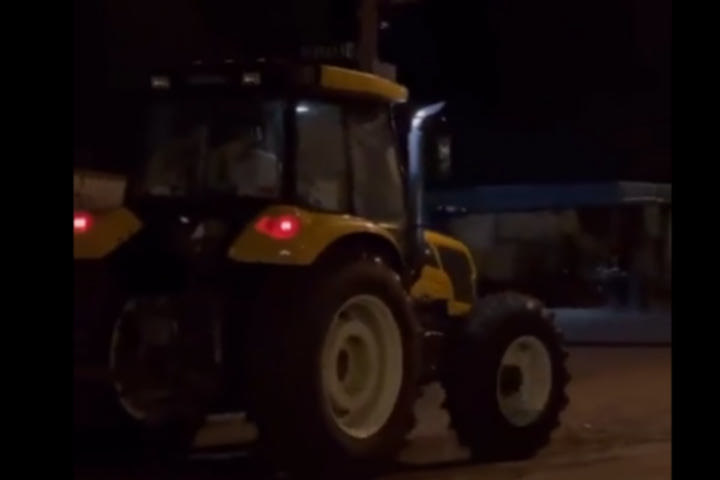 Ο Ντιέγκο Κόστα έκανε βόλτα με τρακτέρ σε δρόμους της Βραζιλίας
