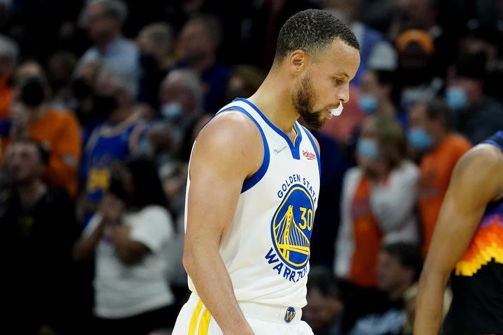 NBA: Ο Στεφ Κάρι αισθάνεται ενοχλήσεις στον αριστερό μηρό