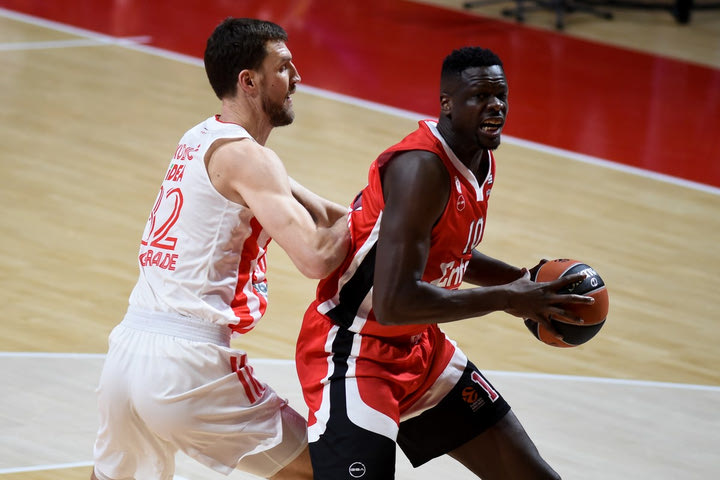 Ερυθρός Αστέρας – Ολυμπιακός 81-76: Δύο άμυνες μακριά από τον στόχο