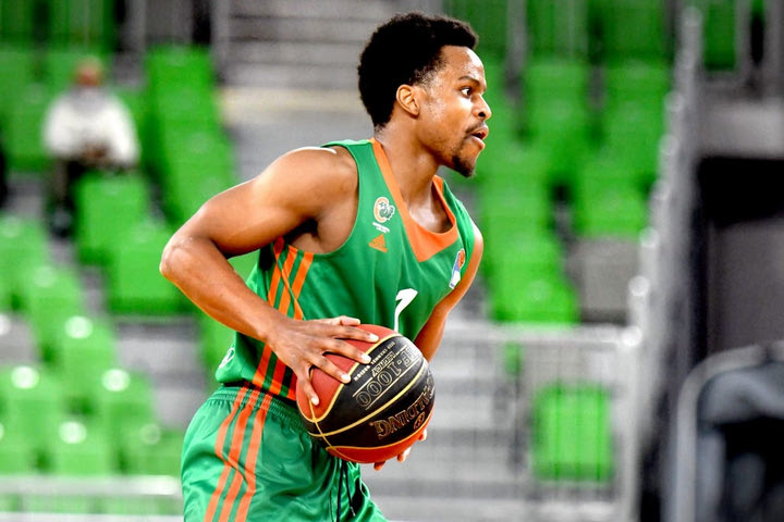 Ο Ζέλιμιρ Ομπράντοβιτς ανοίγει την αγκαλιά του για τον Γιόγκι Φέρελ