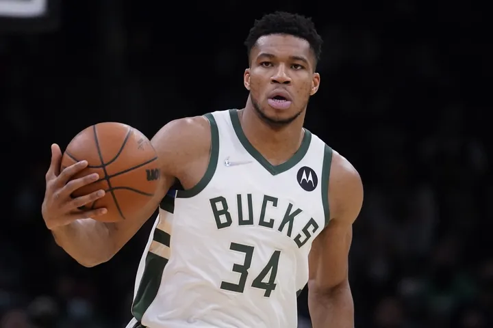 NBA: Μπακς και Γουόριορς σε μεγάλη μάχη με απουσίες