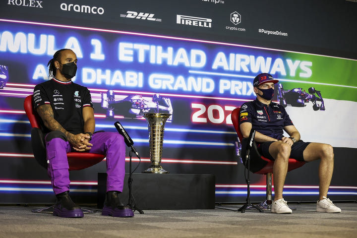 Formula 1, Άμπου Ντάμπι: Η άφιξη Φερστάπεν – Χάμιλτον στην Yas Marina με καλοκαιρινή διάθεση