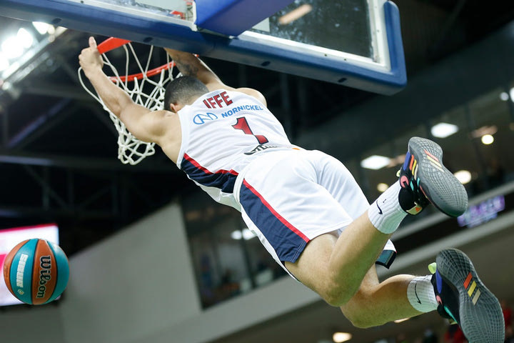 ΤΣΣΚΑ – Ενισέι 97-88: Νίκη, αλλά αγωνία για τον Χάκετ