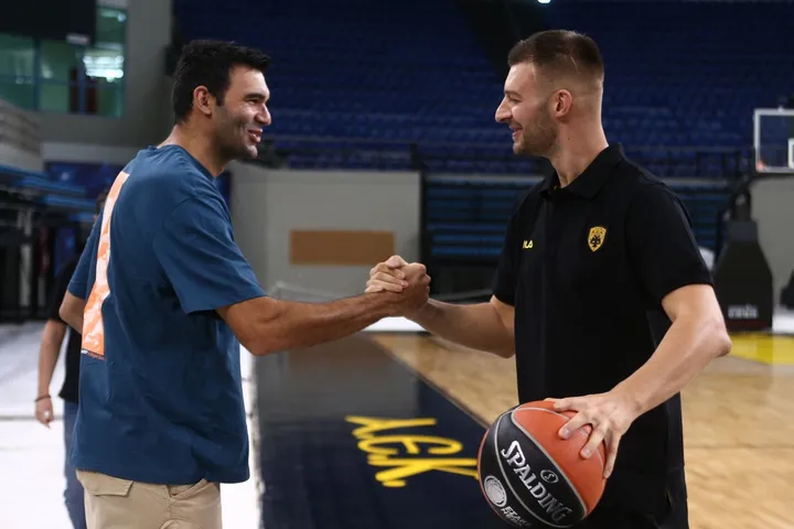 Μαυροειδής για Γέλοβατς: “Τέτοιες ώρες τι να πεις; Ο αδερφός μας έφυγε…”