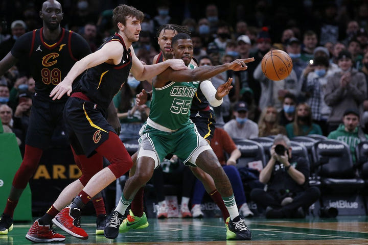 NBA: Ο Τζο Τζόνσον πάτησε παρκέ έπειτα από 3.5 χρόνια και έγραψε ιστορία