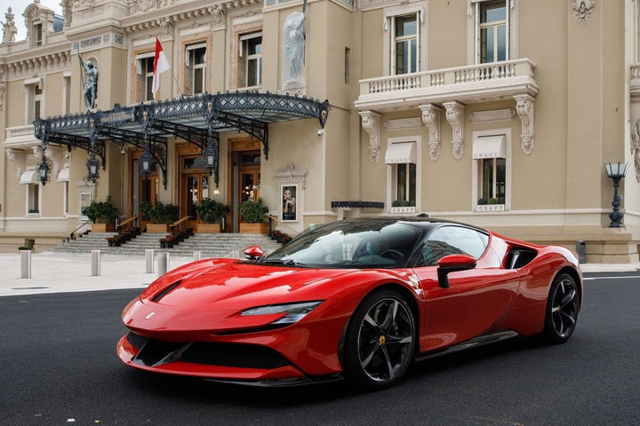 Κώστας Μανωλάς: Τα πάντα για τη Ferrari του Έλληνα στόπερ που ξέρει και από αυτοκίνητα