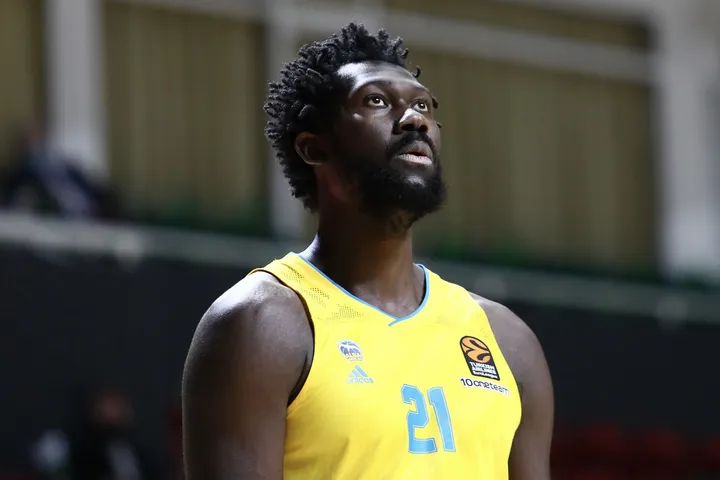 Σαραγόσα: Ο Καλίφα Κουμάντζε ενισχύει τη ρακέτα μέχρι το τέλος της σεζόν