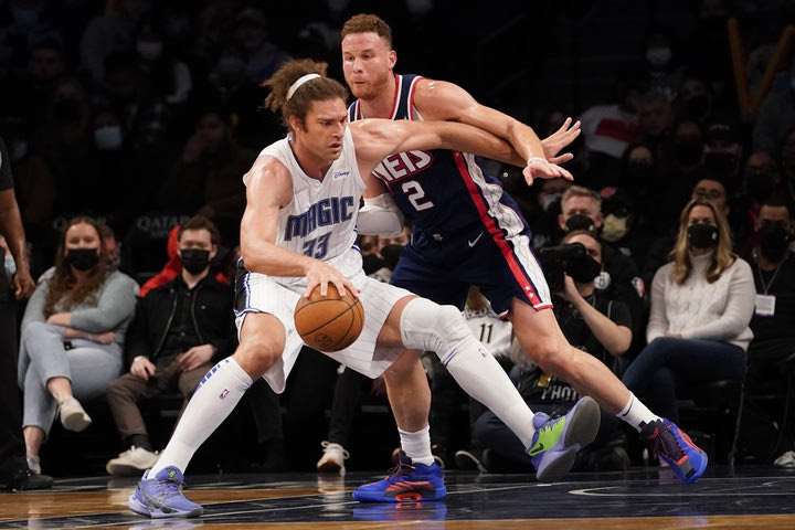 NBA: Οι Μάτζικ σταμάτησαν το κακό τους σερί με νίκη επί των Νετς με 100-93 στο ματς των 23 απουσιών