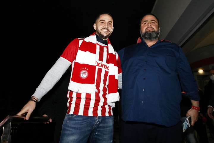 Μανωλάς: Φόρεσε ξανά τη φανέλα του Ολυμπιακού