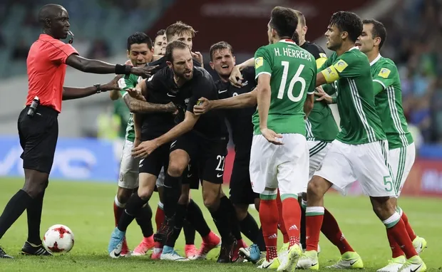 Γενική σύρραξη και χρήση του VAR στο Μεξικό – Νέα Ζηλανδία!
