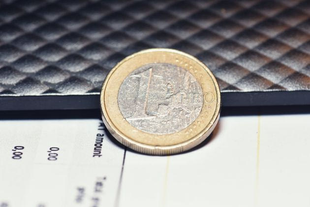 Από τον κατώτατο στον βιώσιμο μισθό