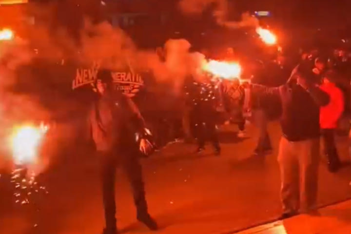 ΟΦΗ: Αποθεωτική υποδοχή στο Ηράκλειο για τους θριαμβευτές του ΟΑΚΑ